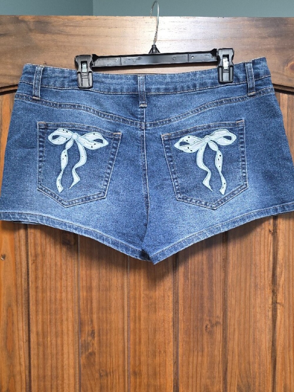 No Boundaries Women’s Denim Bow Shorts - Size 14